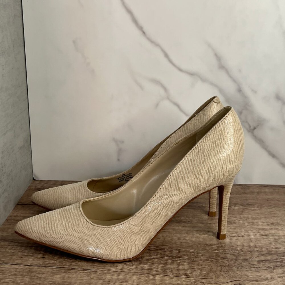 Marc Fisher Textured Pump Heel - Picture 2 of 9